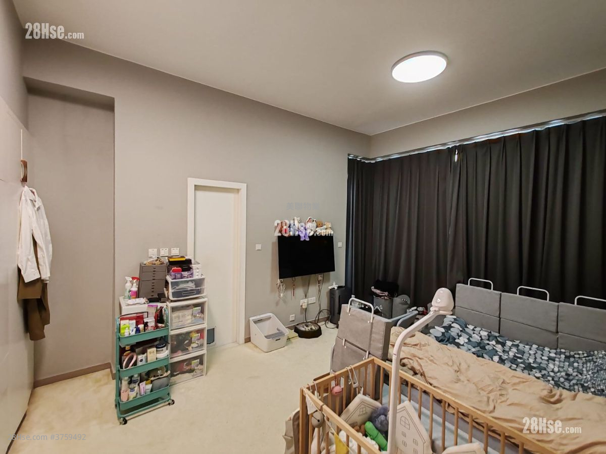 One Hyde Park Sell 3 Bedrooms , 5+ Bathrooms 1,946 ft²