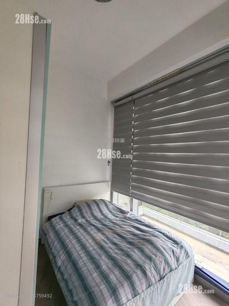 One Hyde Park Sell 3 Bedrooms , 5+ Bathrooms 1,946 ft²