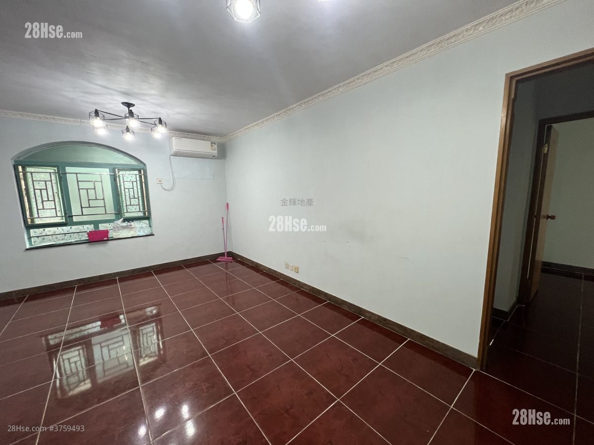 Ming Wong Garden Sell 3 Bedrooms , 1 Bathroom 700 ft²