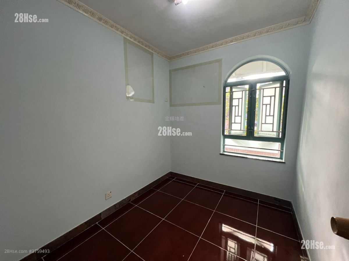 Ming Wong Garden Sell 3 Bedrooms , 1 Bathroom 700 ft²