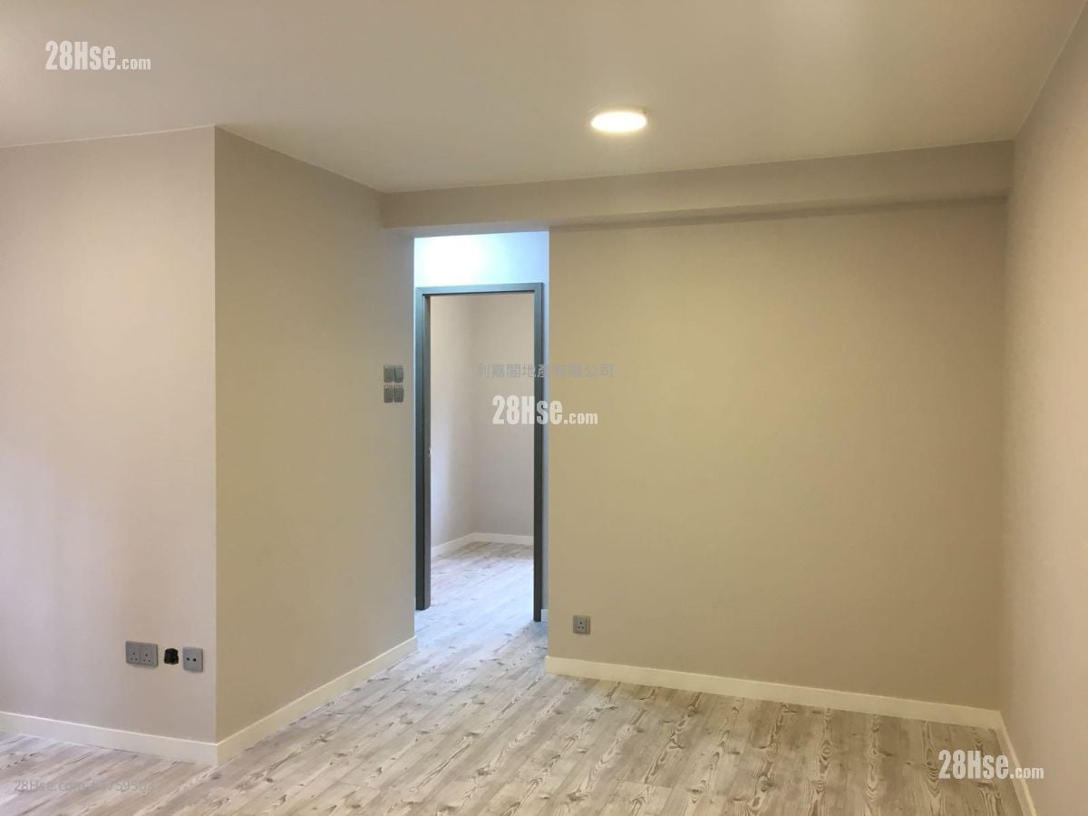 兆康苑 售盘 3 房 534 平方尺