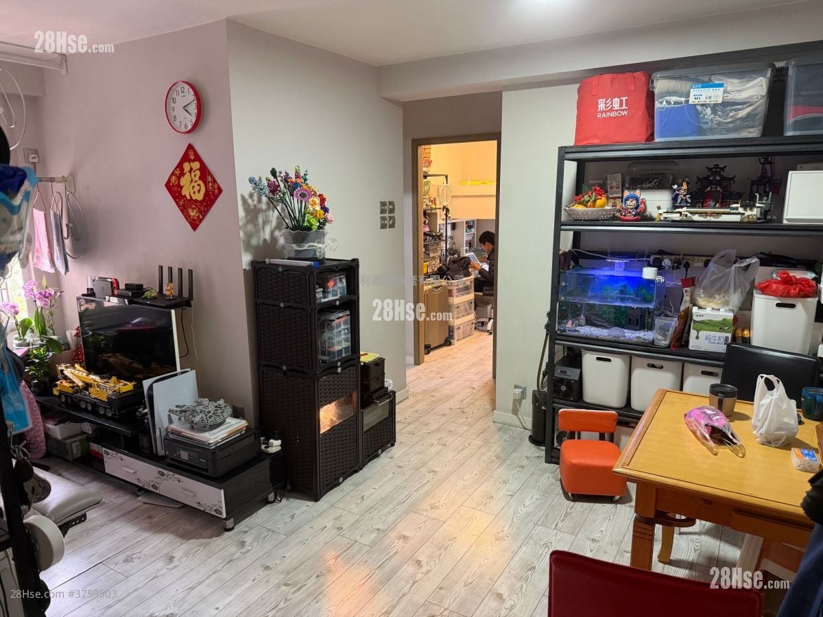 兆康苑 售盘 3 房 534 平方尺