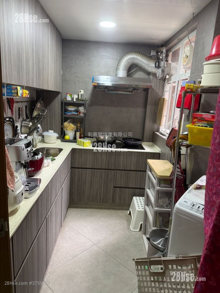 兆康苑 售盘 3 房 534 平方尺