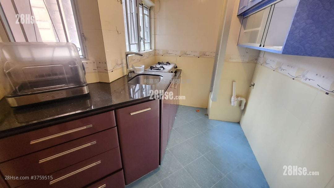 Siu Hong Court Sell 2 Bedrooms 438 ft²