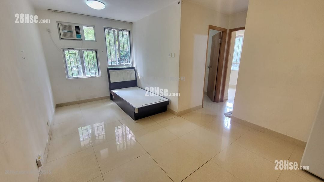 Siu Hong Court Sell 2 Bedrooms 438 ft²