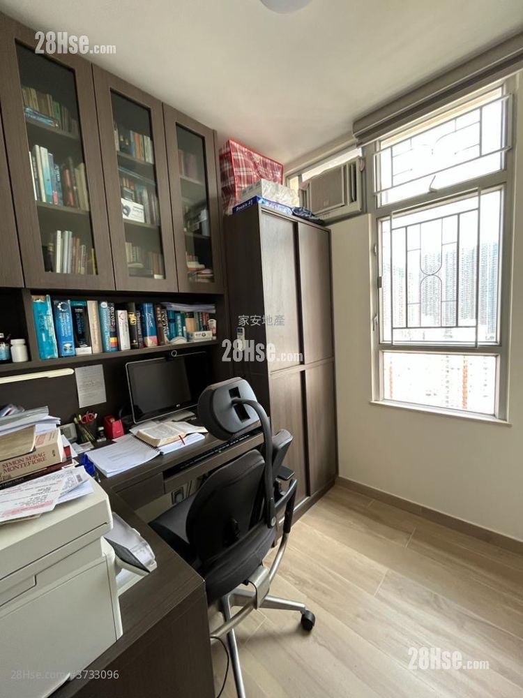 Fung Ting Court Sell 3 Bedrooms , 2 Bathrooms 661 ft²