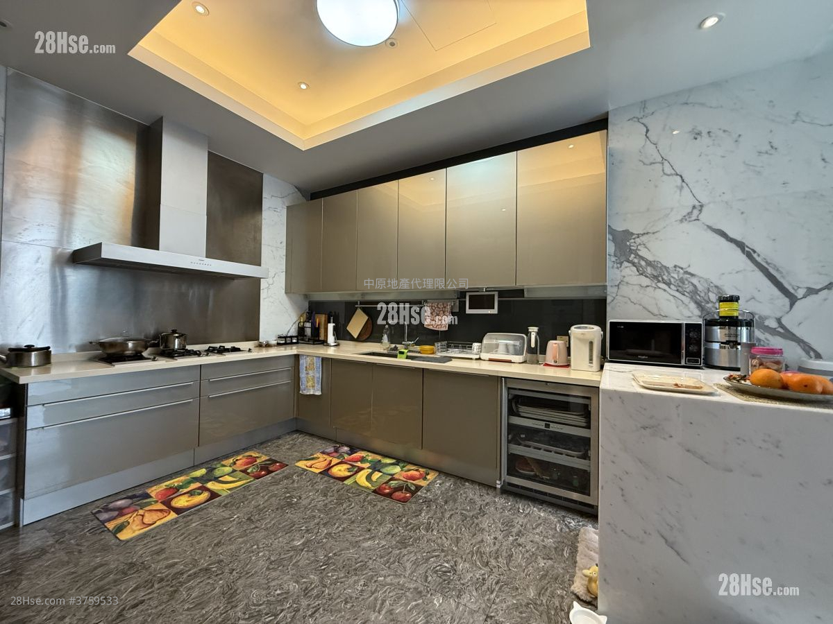 天峦 售盘 5+ 房 , 3 浴室 2,771 平方尺