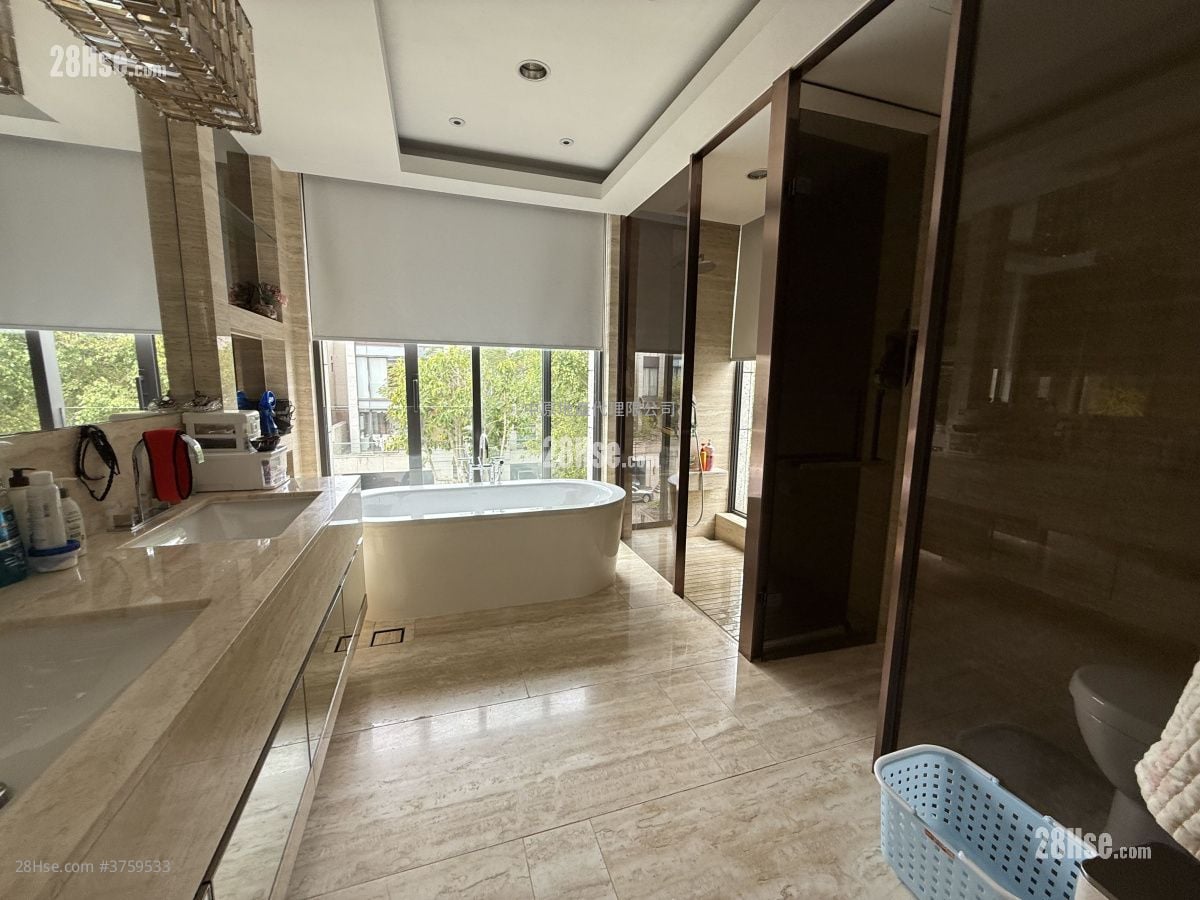 天峦 售盘 5+ 房 , 3 浴室 2,771 平方尺