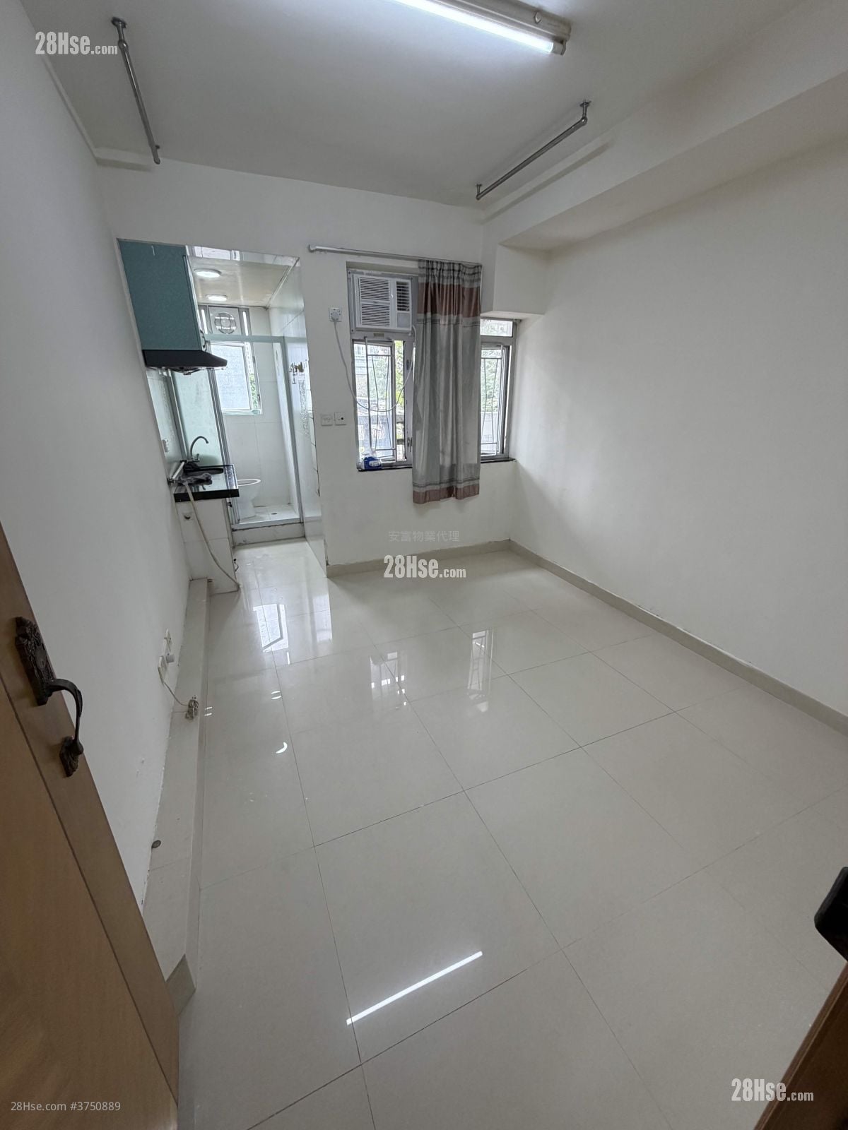 唐樓 租盤 110 平方呎