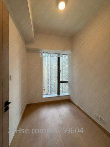 Seasons Place 售盘 1 房 , 1 浴室 323 平方尺