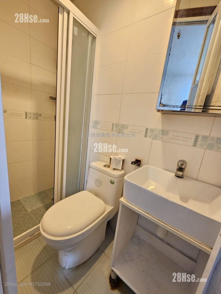 單幢樓房 租盤 1 浴室 120 平方呎