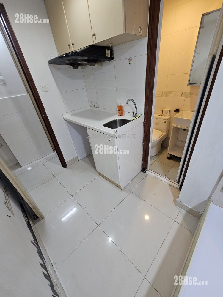 單幢樓房 租盤 1 浴室 120 平方呎