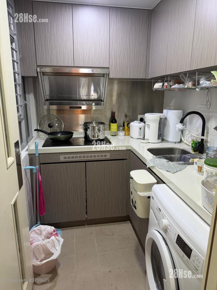 Shan Lai Court Sell 2 Bedrooms , 1 Bathroom 447 ft²