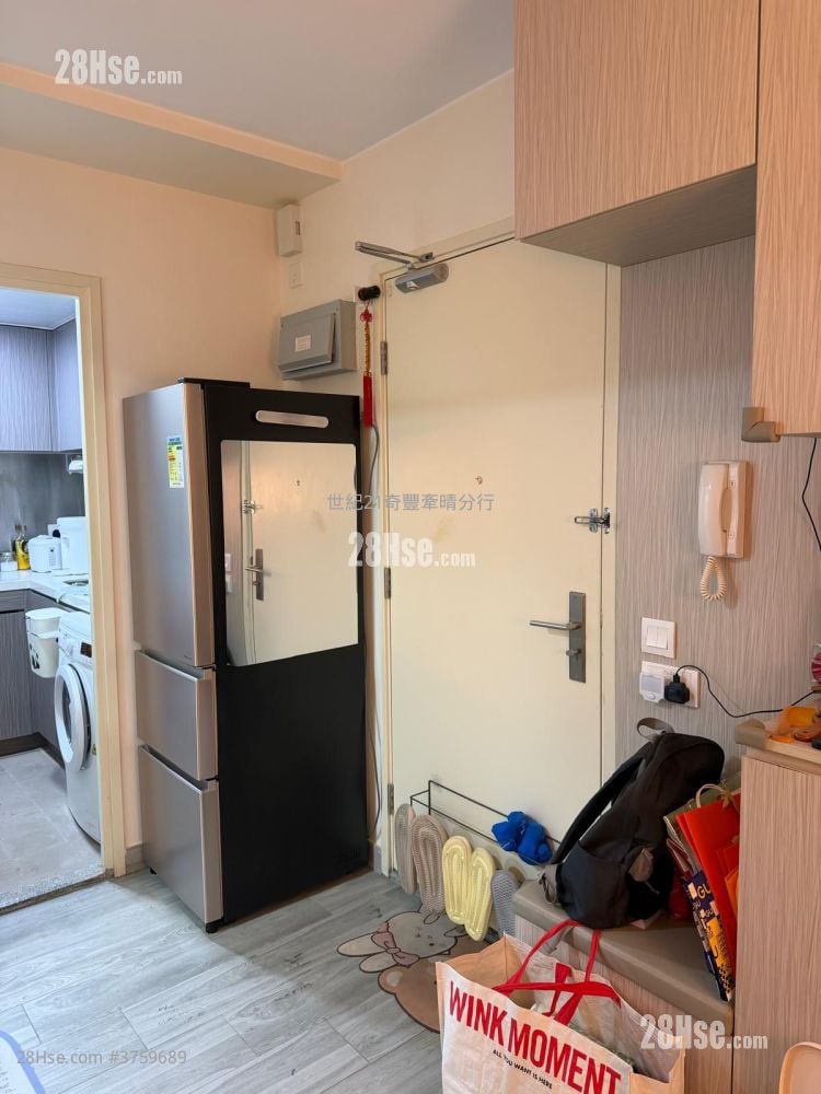 Shan Lai Court Sell 2 Bedrooms , 1 Bathroom 447 ft²