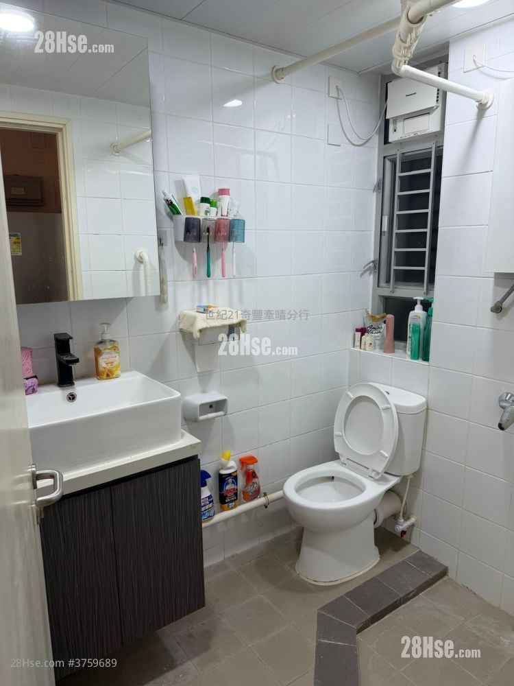 Shan Lai Court Sell 2 Bedrooms , 1 Bathroom 447 ft²