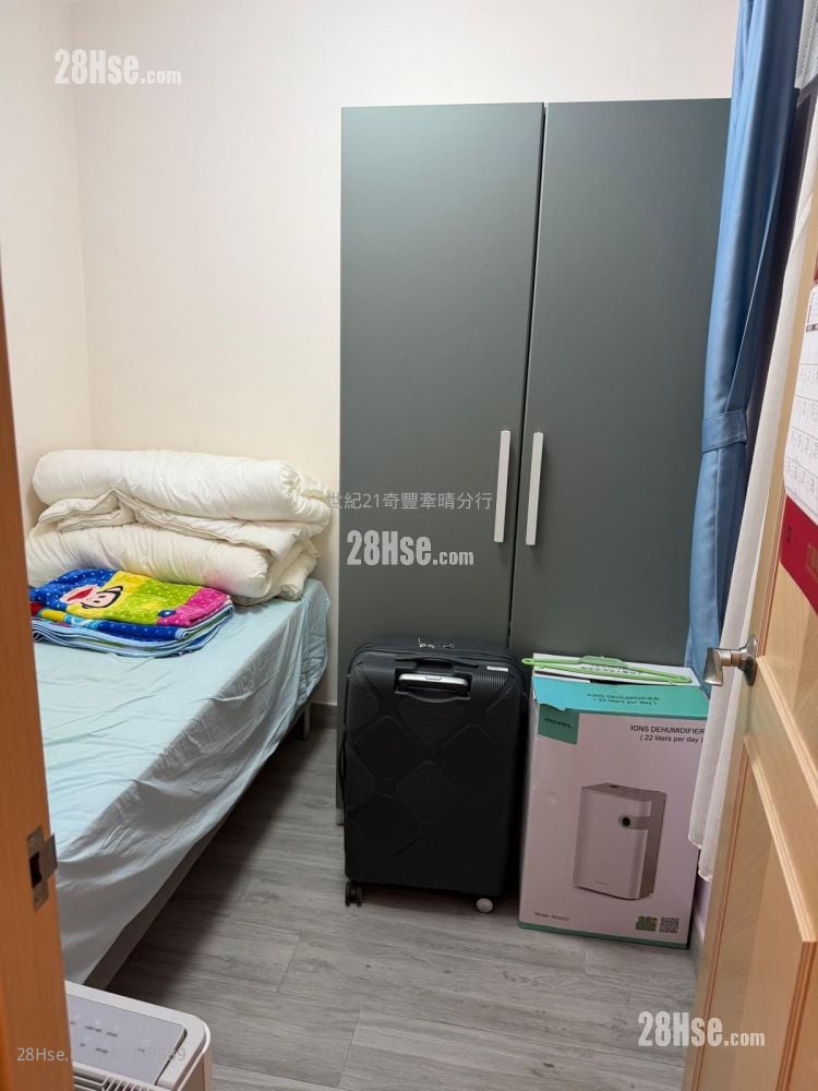 Shan Lai Court Sell 2 Bedrooms , 1 Bathroom 447 ft²