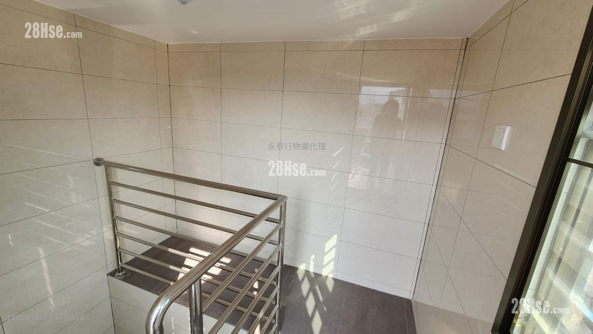 林村 租盤 2 房 , 1 浴室 400 平方呎