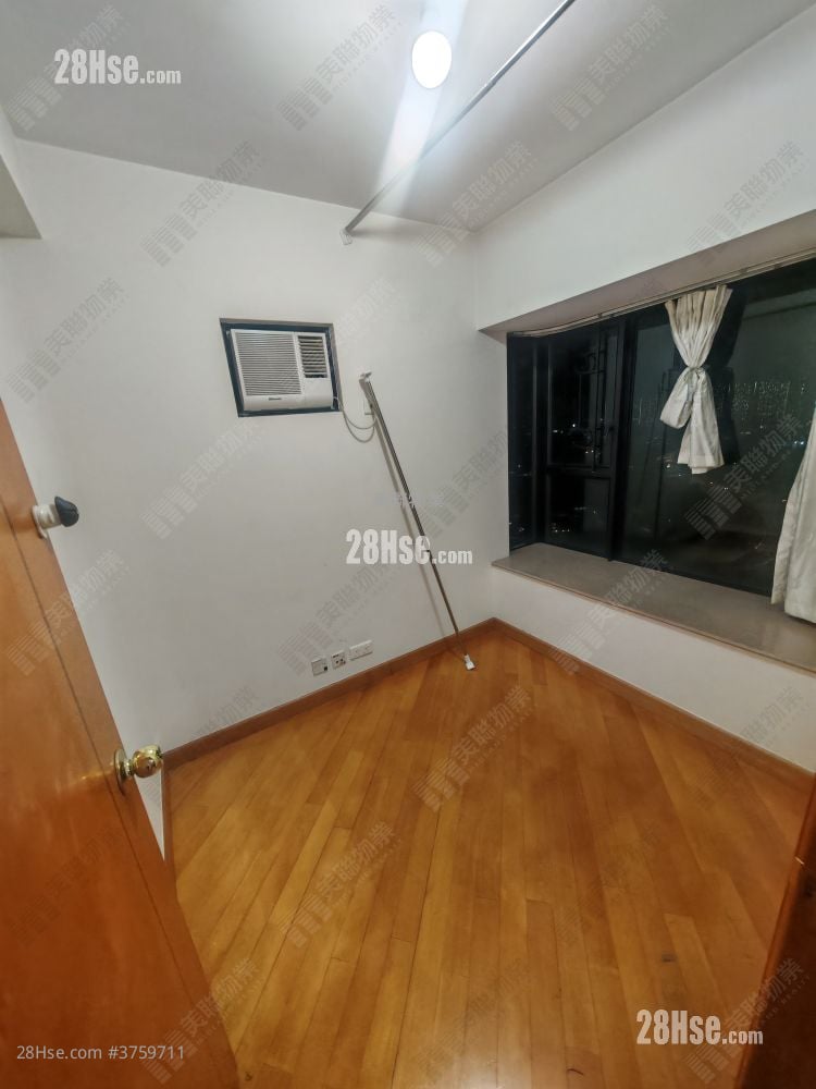 Villa By The Park Sell 2 Bedrooms , 1 Bathroom 397 ft²