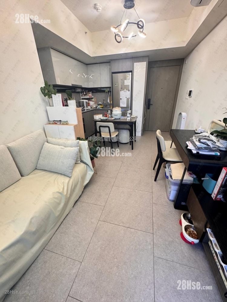 Yoho West Sell 3 Bedrooms 568 ft²