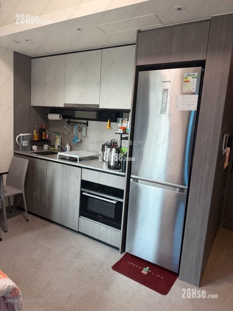 Yoho West Sell Studio 266 ft²