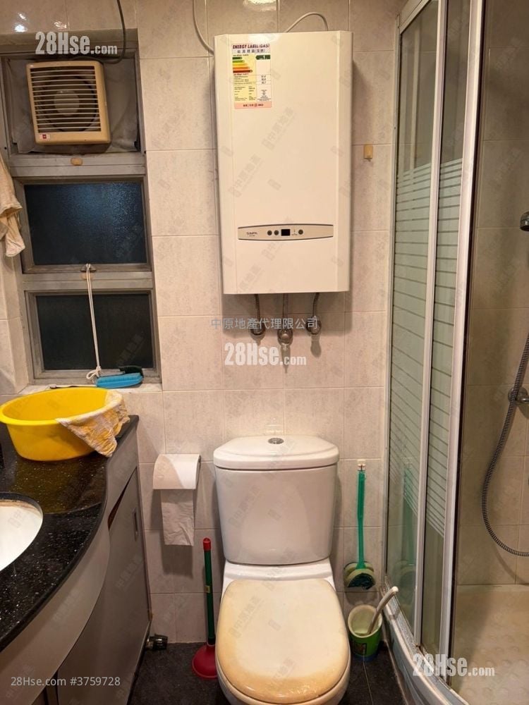 Kingswood Villas Sell 2 Bedrooms 448 ft²