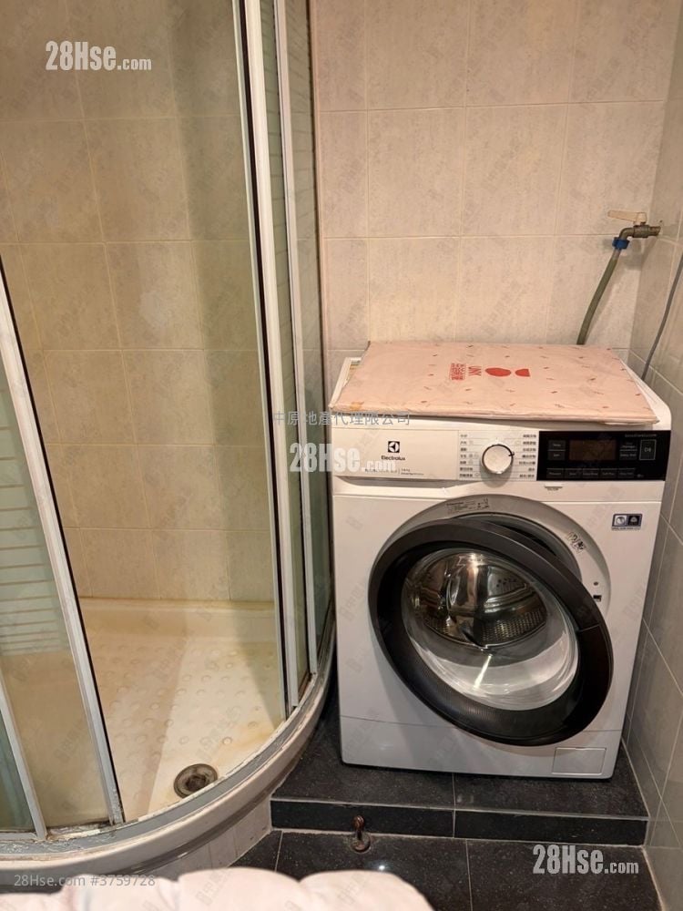 Kingswood Villas Sell 2 Bedrooms 448 ft²