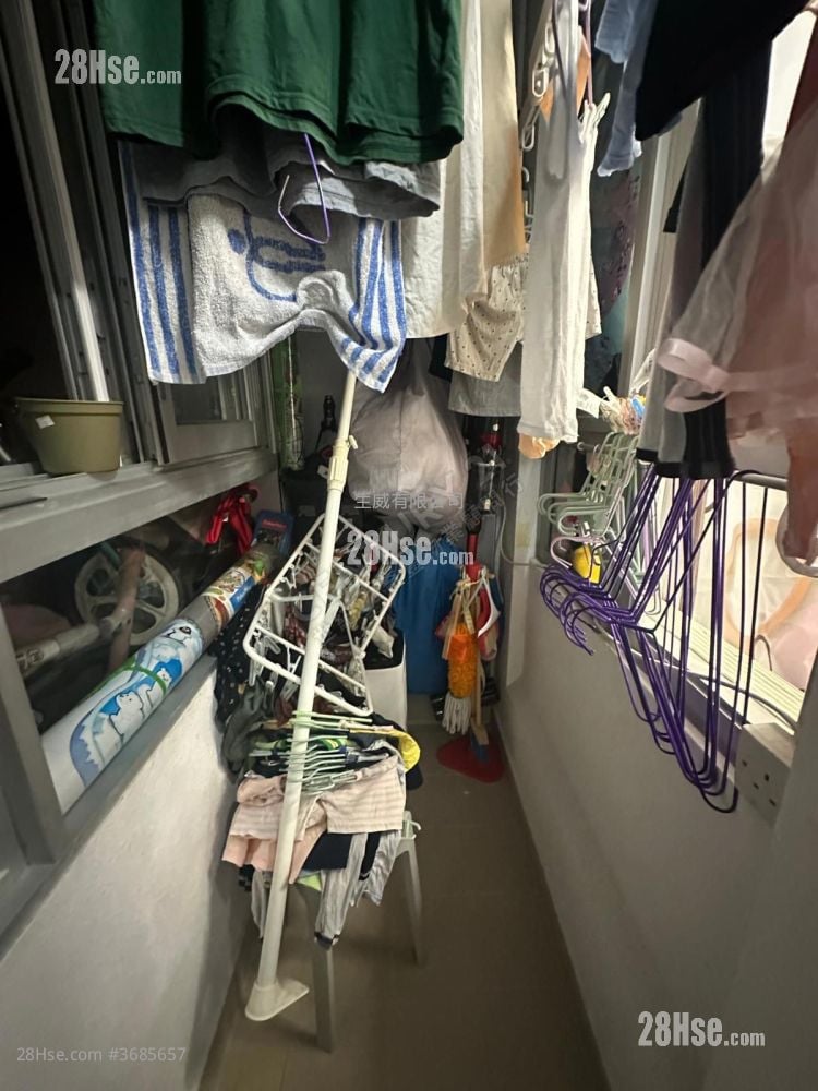 Kam Chun Court Sell Studio , 1 Bathroom 311 ft²