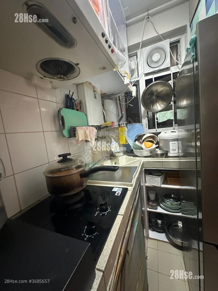 Kam Chun Court Sell Studio , 1 Bathroom 311 ft²