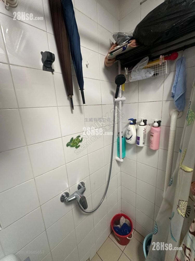 Kam Chun Court Sell Studio , 1 Bathroom 311 ft²
