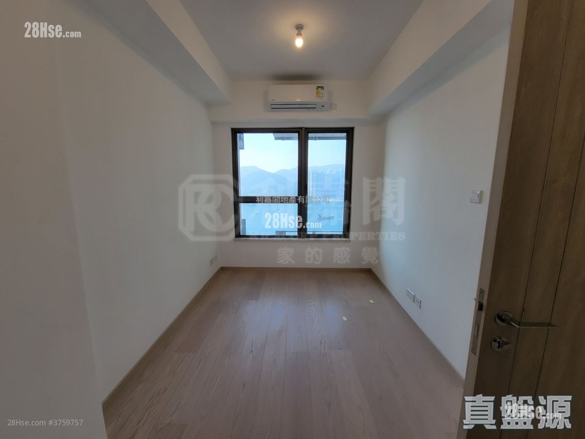 Sea To Sky 售盘 4 房 , 2 浴室 702 平方尺