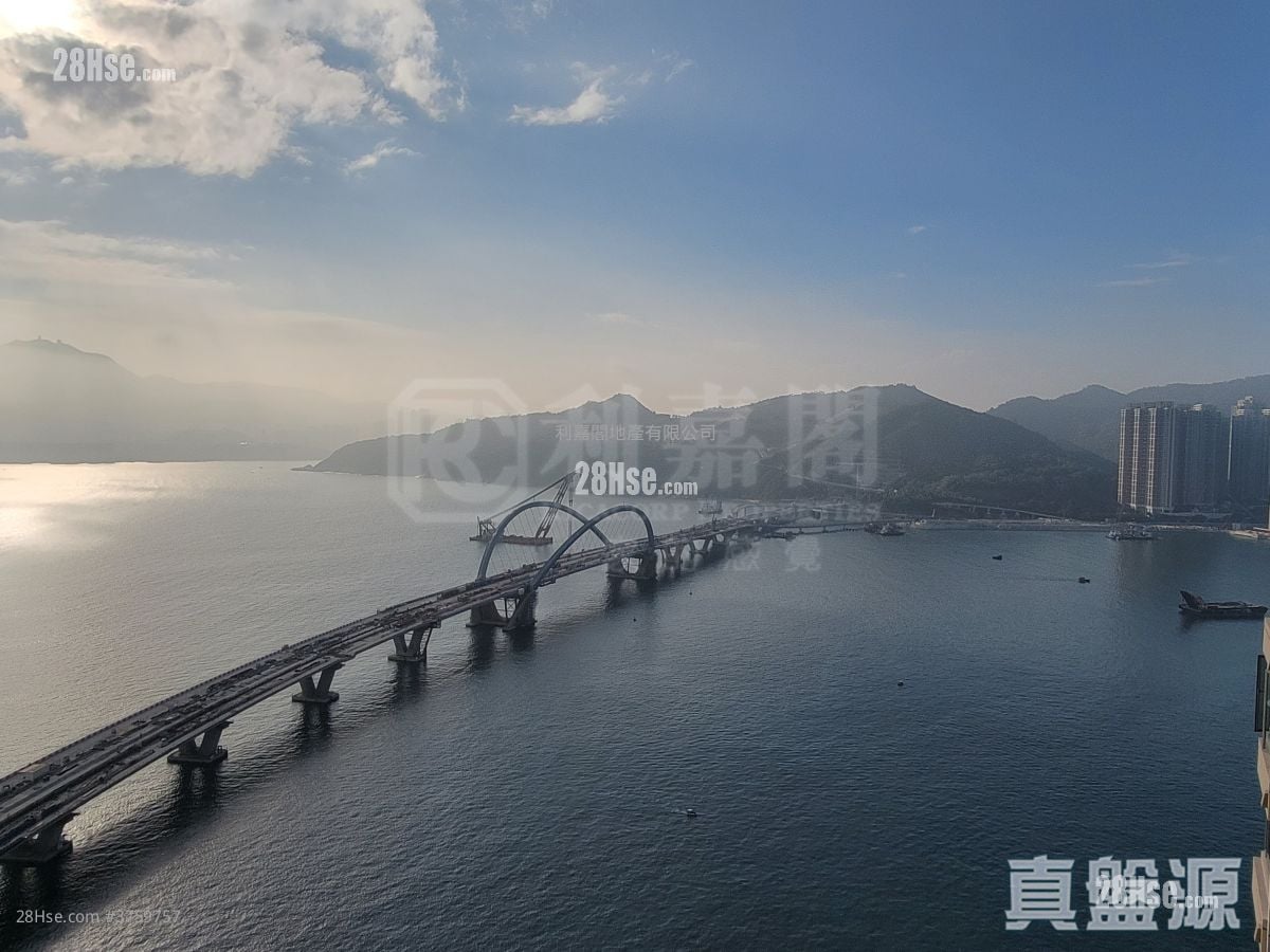 Sea To Sky 售盘 4 房 , 2 浴室 702 平方尺