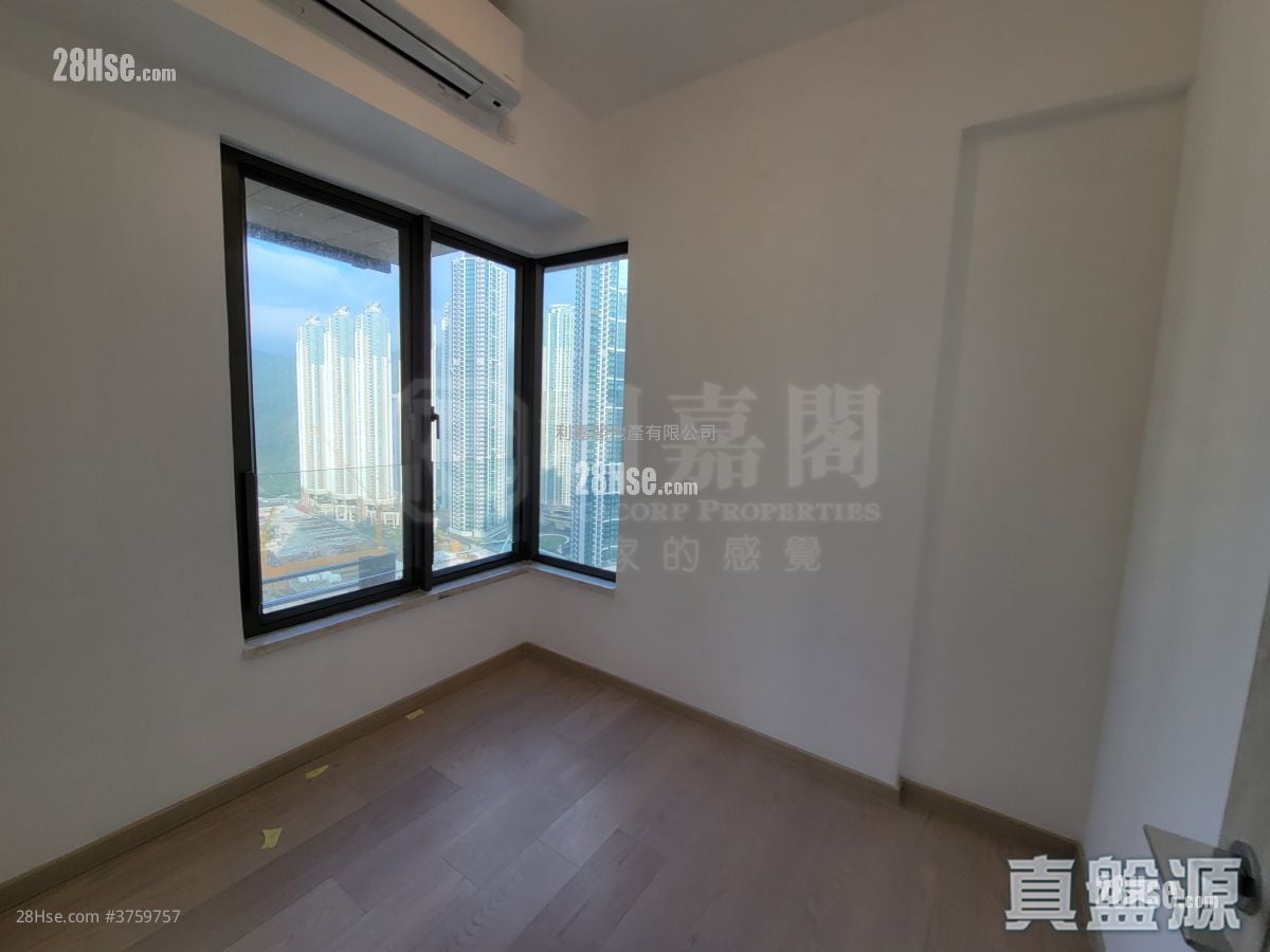 Sea To Sky 售盘 4 房 , 2 浴室 702 平方尺