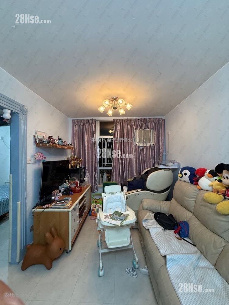 Tin Chung Court Sell 3 Bedrooms 650 ft²