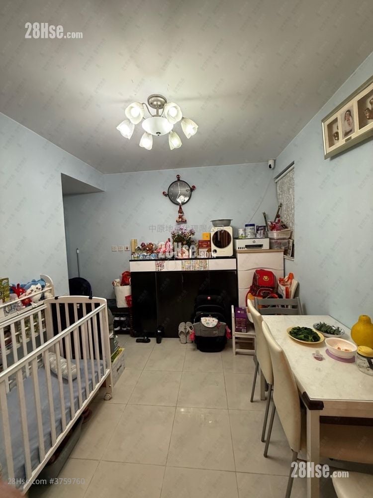 Tin Chung Court Sell 3 Bedrooms 650 ft²