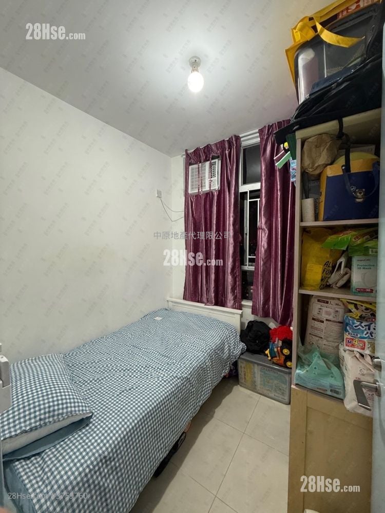 Tin Chung Court Sell 3 Bedrooms 650 ft²