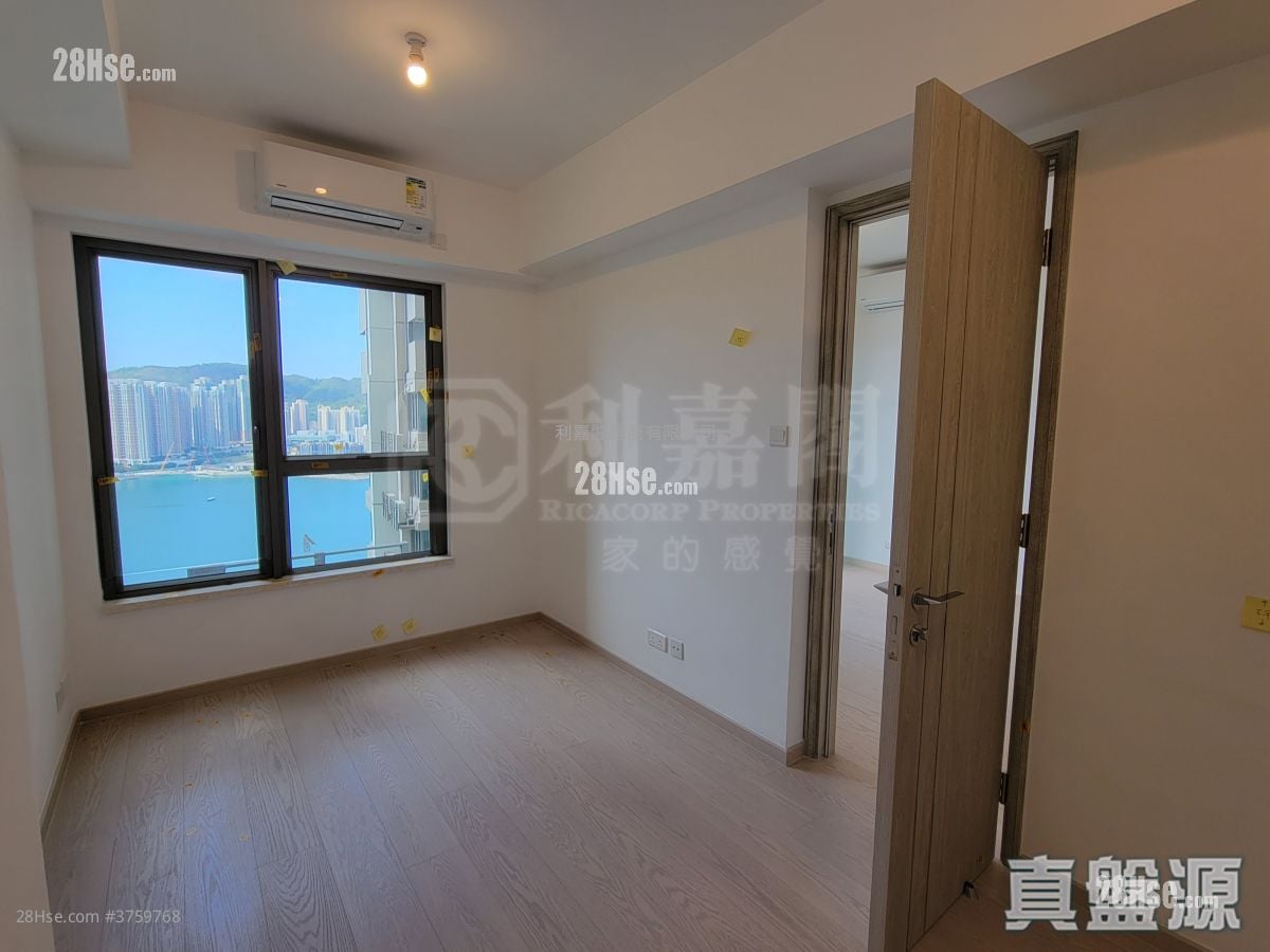 Sea To Sky Sell 3 Bedrooms 711 ft²