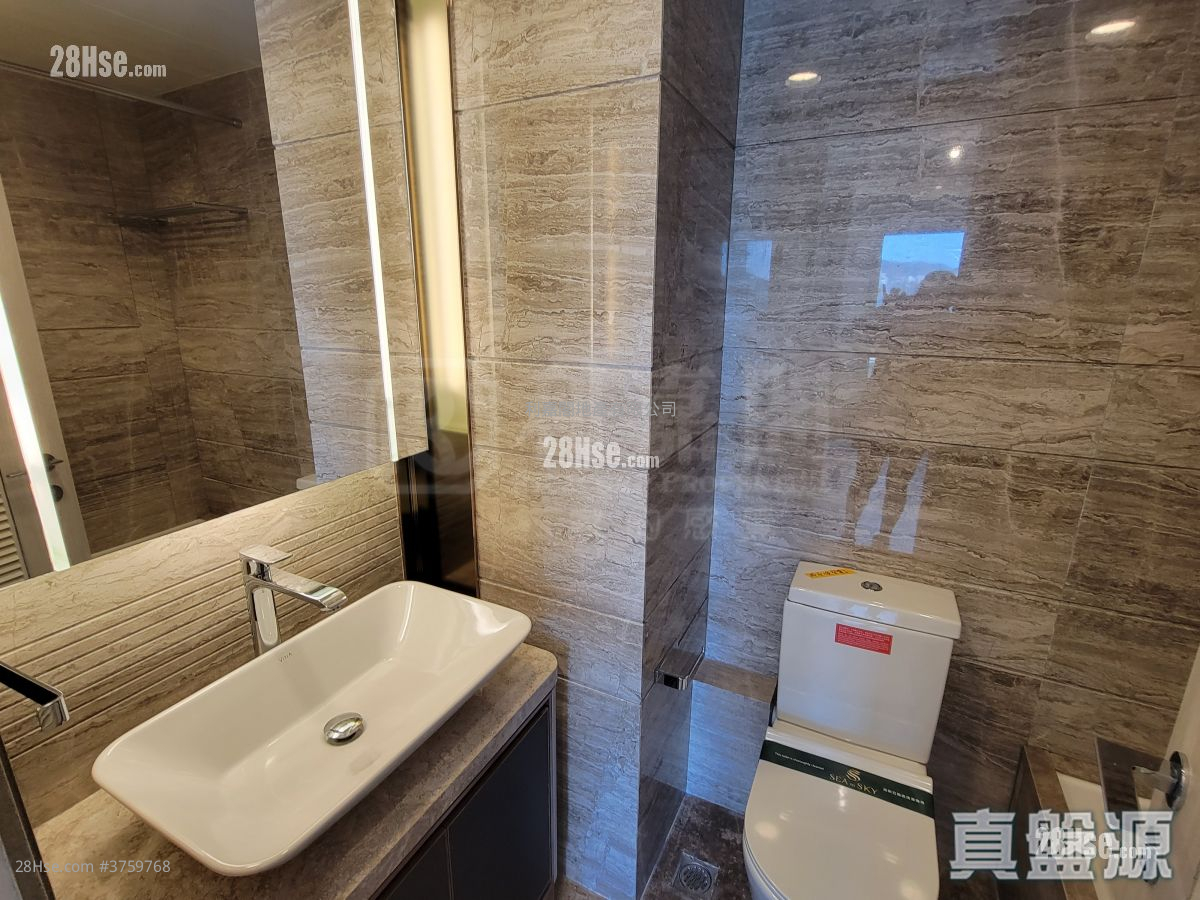 Sea To Sky Sell 3 Bedrooms 711 ft²