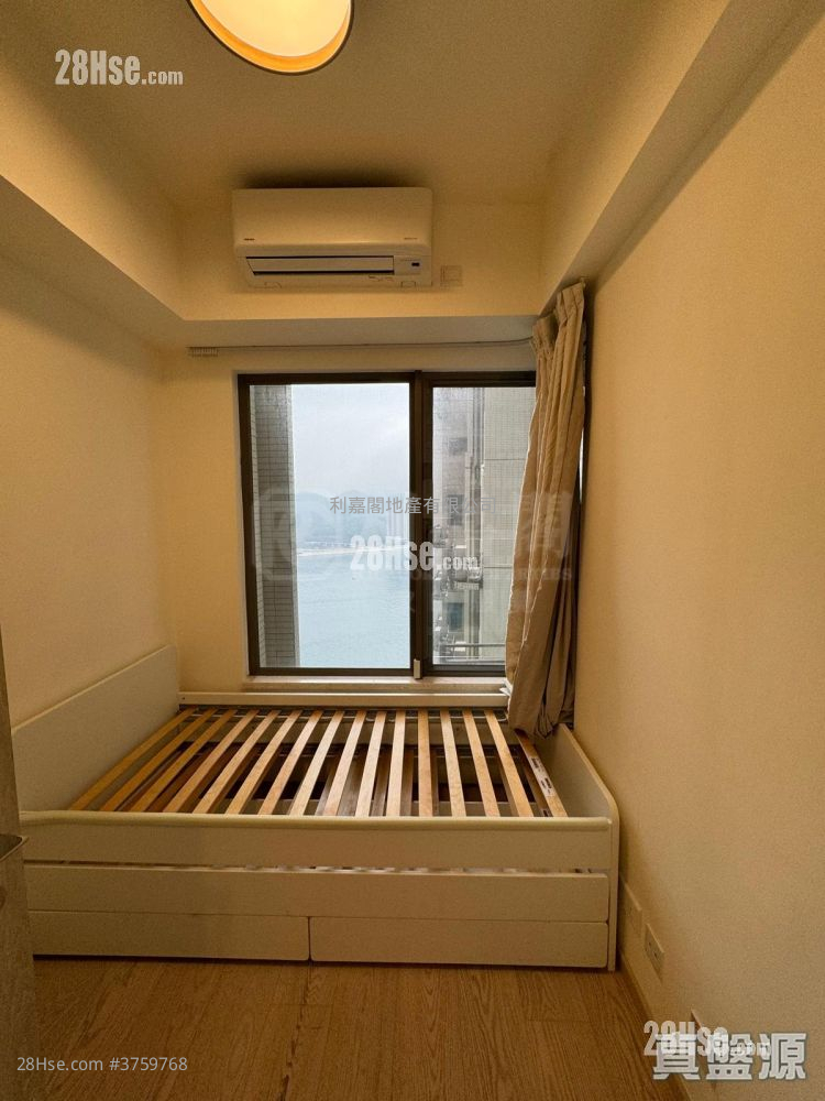 Sea To Sky Sell 3 Bedrooms 711 ft²