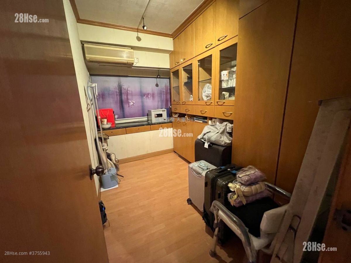 富豪花園 售盤 4 房 , 2 浴室 919 平方呎