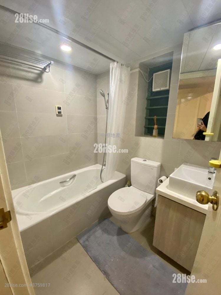 浴室: 主人房浴室