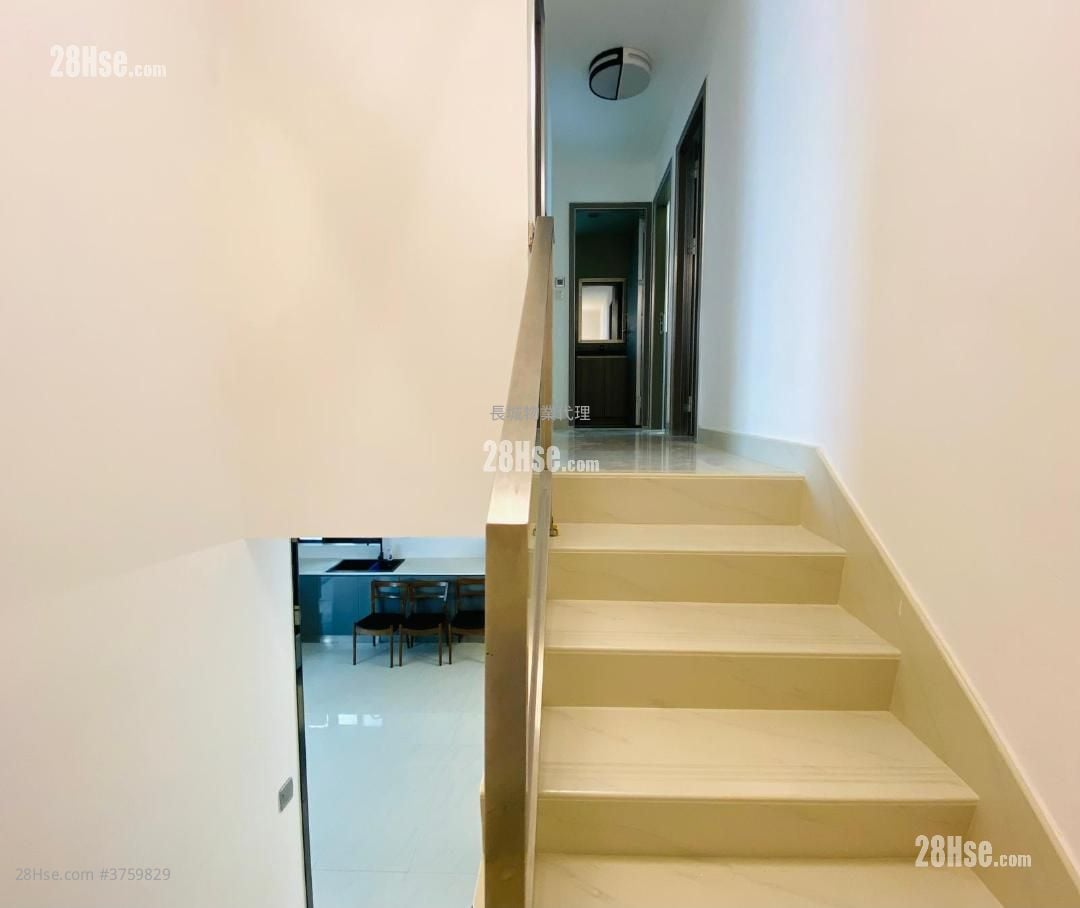 Tai Po Village House Sell 3 Bedrooms , 3 Bathrooms 630 ft²