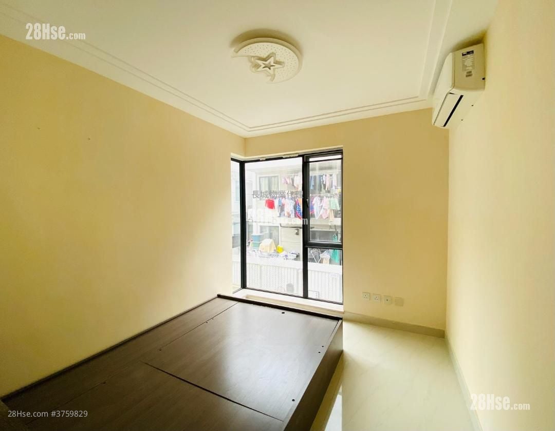 Tai Po Village House Sell 3 Bedrooms , 3 Bathrooms 630 ft²