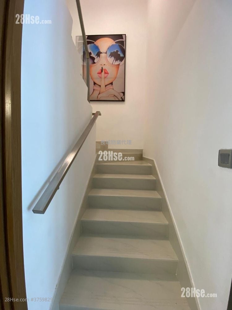 Tai Po Village House Sell 3 Bedrooms , 3 Bathrooms 630 ft²