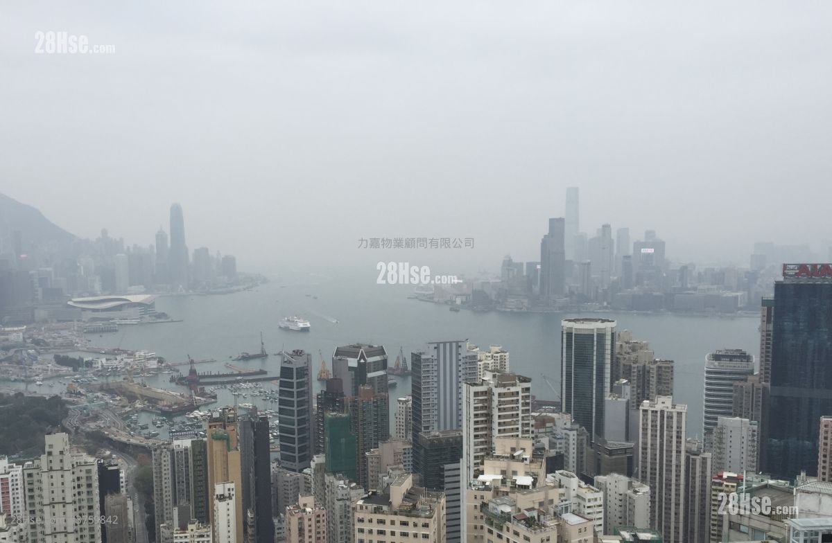 云景台 售盘 4 房 , 3 浴室 1,065 平方尺