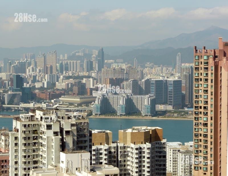 云景台 售盘 4 房 , 3 浴室 1,065 平方尺