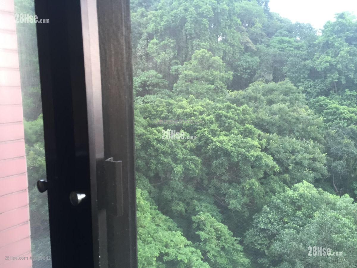 云景台 售盘 4 房 , 3 浴室 1,065 平方尺