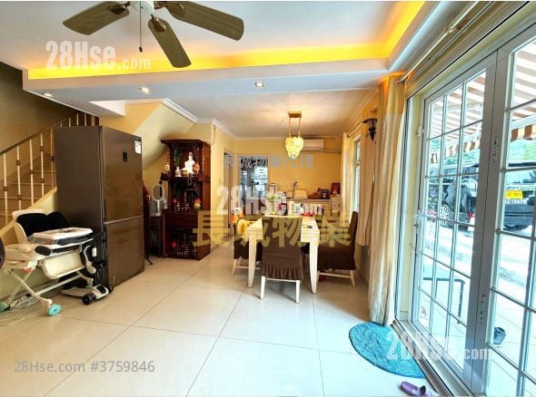 Tai Po Village House Sell 4 Bedrooms , 4 Bathrooms
