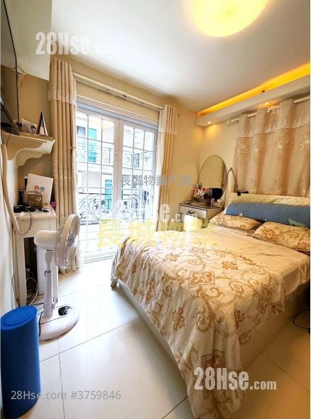 Tai Po Village House Sell 4 Bedrooms , 4 Bathrooms