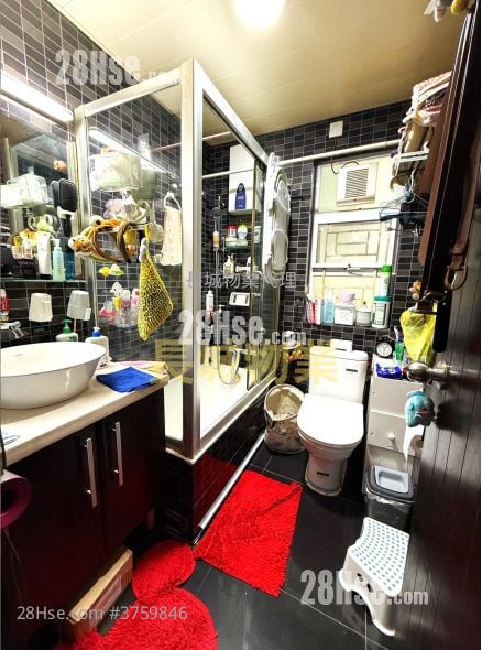 Tai Po Village House Sell 4 Bedrooms , 4 Bathrooms