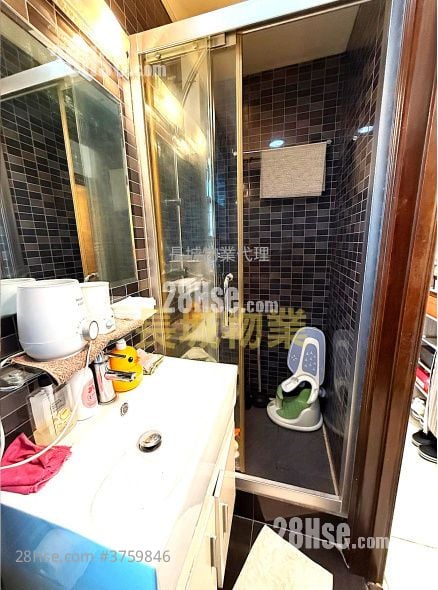 Tai Po Village House Sell 4 Bedrooms , 4 Bathrooms